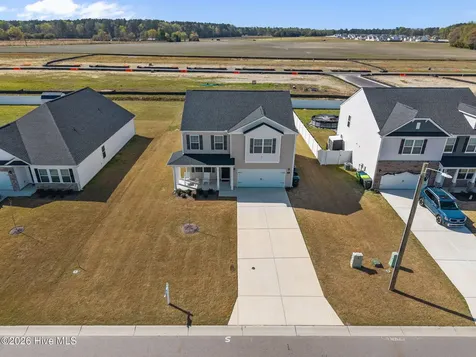 1162 Queensland Lane Ayden NC 28513
