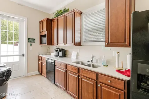 5242 Windward Way Southport NC 28461