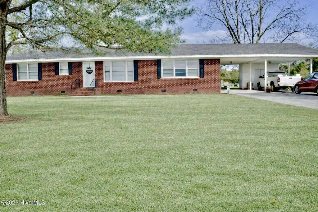 5271 Tobacco Road Orrum NC 28369