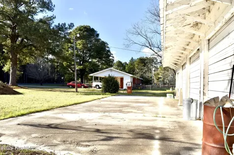 5271 Tobacco Road Orrum NC 28369