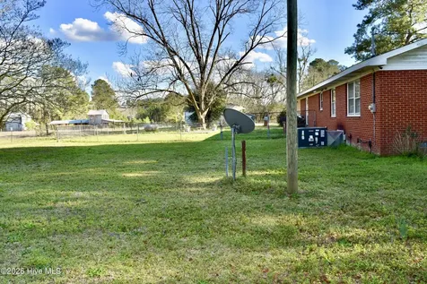 5271 Tobacco Road Orrum NC 28369
