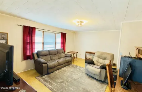 5271 Tobacco Road Orrum NC 28369