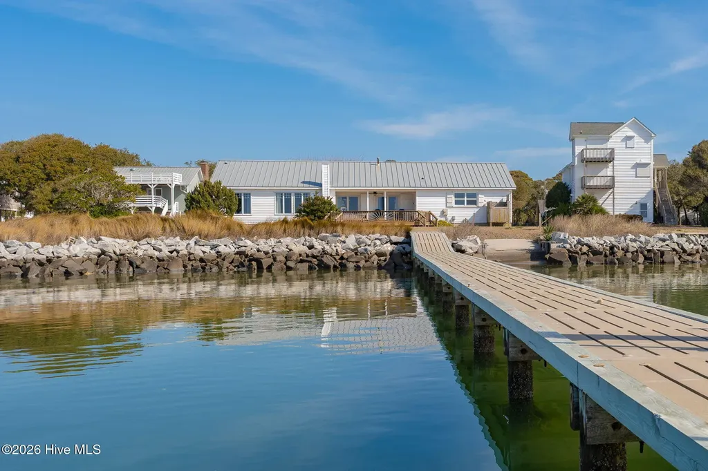 1528 Island Road Harkers Island NC 28531
