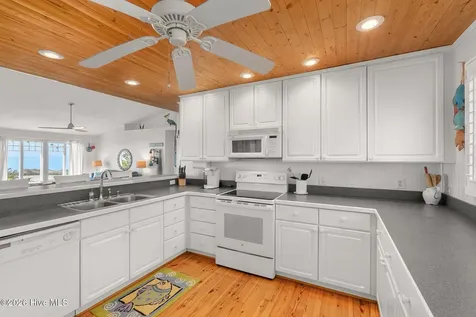 1528 Island Road Harkers Island NC 28531