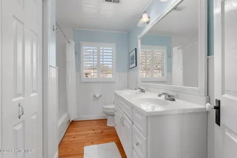 1528 Island Road Harkers Island NC 28531