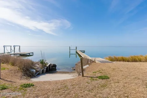 1528 Island Road Harkers Island NC 28531