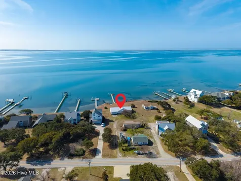 1528 Island Road Harkers Island NC 28531