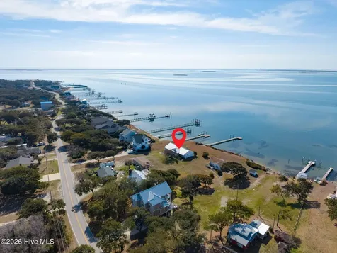 1528 Island Road Harkers Island NC 28531