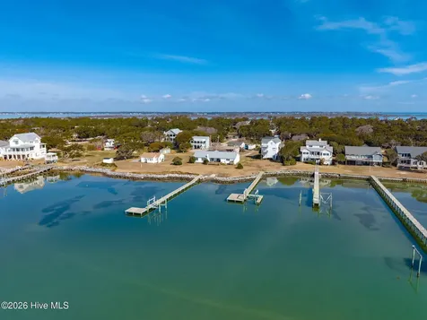 1528 Island Road Harkers Island NC 28531