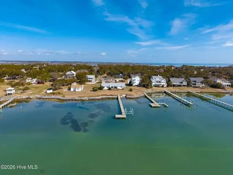 1528 Island Road Harkers Island NC 28531