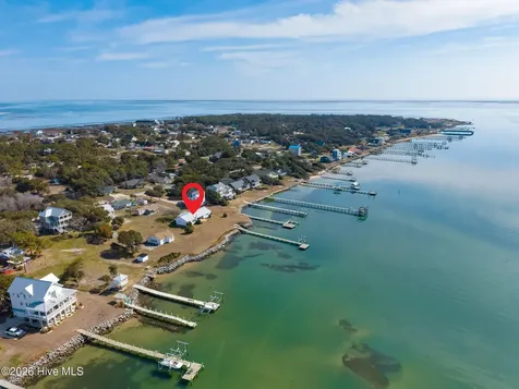 1528 Island Road Harkers Island NC 28531