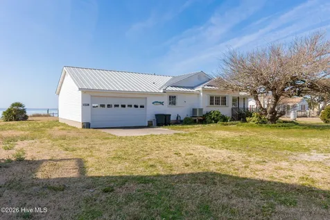 1528 Island Road Harkers Island NC 28531