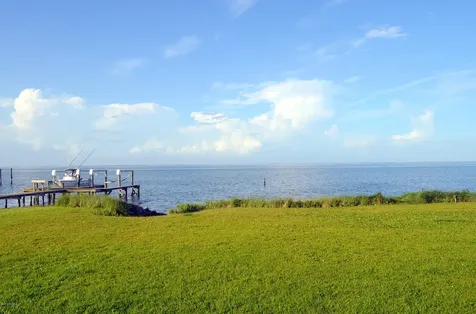 1528 Island Road Harkers Island NC 28531