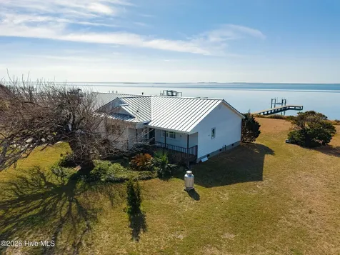 1528 Island Road Harkers Island NC 28531
