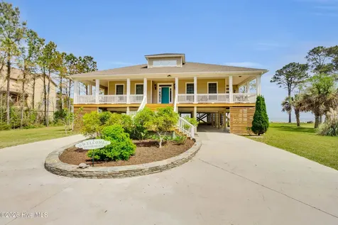 522 Sandy Point Drive Beaufort NC 28516