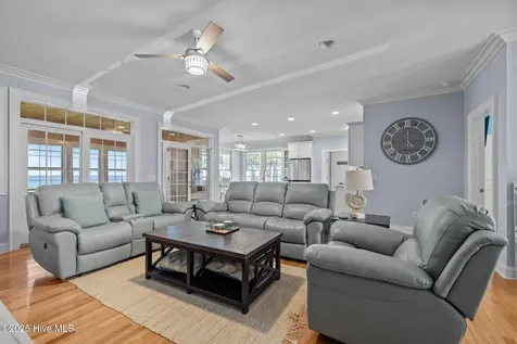 522 Sandy Point Drive Beaufort NC 28516