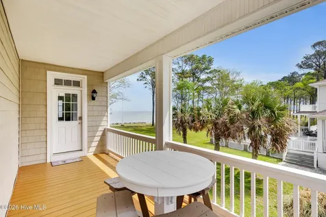 522 Sandy Point Drive Beaufort NC 28516