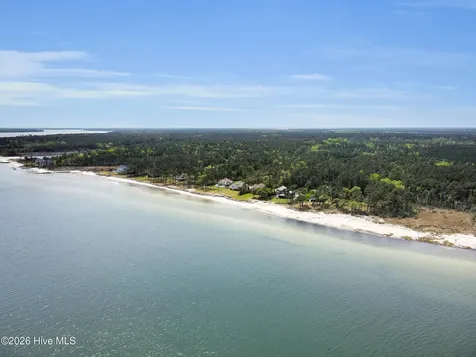 522 Sandy Point Drive Beaufort NC 28516