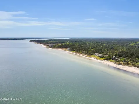 522 Sandy Point Drive Beaufort NC 28516