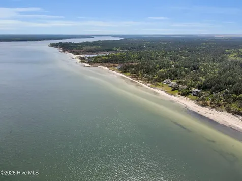 522 Sandy Point Drive Beaufort NC 28516