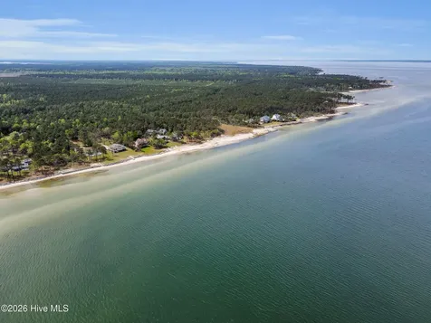 522 Sandy Point Drive Beaufort NC 28516