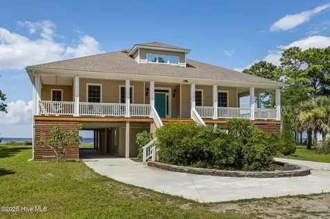 522 Sandy Point Drive Beaufort NC 28516