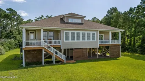 522 Sandy Point Drive Beaufort NC 28516