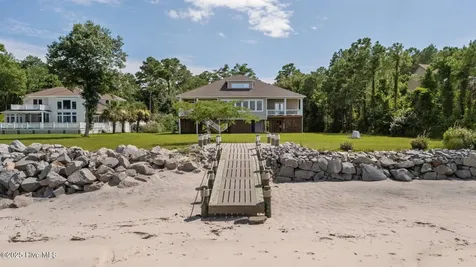 522 Sandy Point Drive Beaufort NC 28516