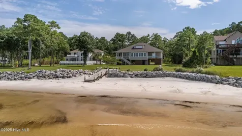 522 Sandy Point Drive Beaufort NC 28516