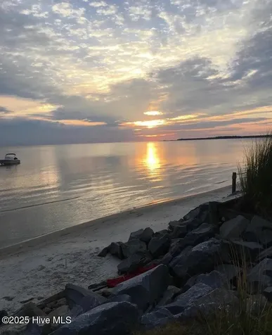 522 Sandy Point Drive Beaufort NC 28516