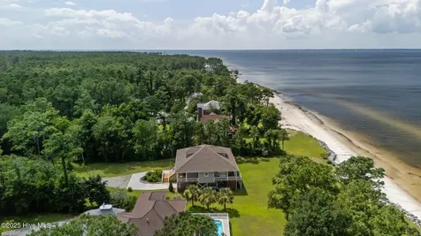 522 Sandy Point Drive Beaufort NC 28516