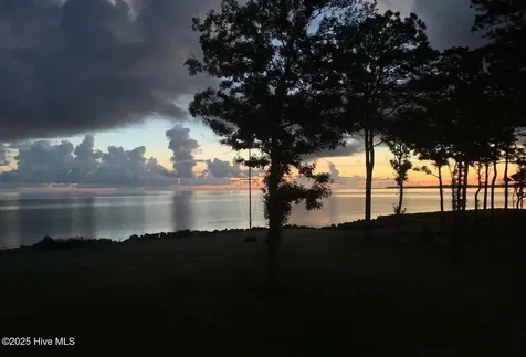 522 Sandy Point Drive Beaufort NC 28516