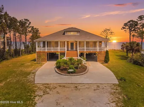 522 Sandy Point Drive Beaufort NC 28516