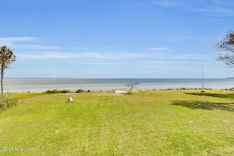 522 Sandy Point Drive Beaufort NC 28516