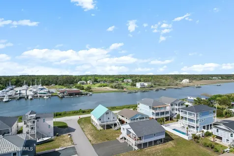 130 Crab Street Holden Beach NC 28462