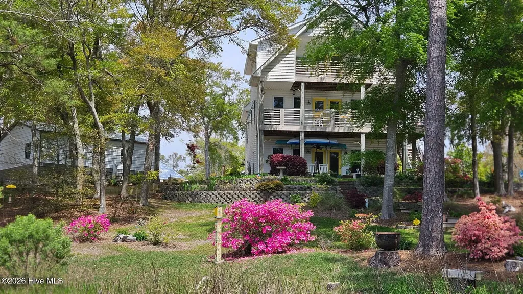 103 SE 27th Street Oak Island NC 28465