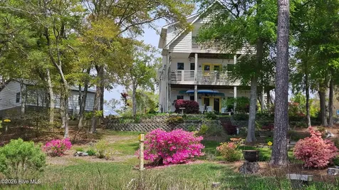103 SE 27th Street Oak Island NC 28465