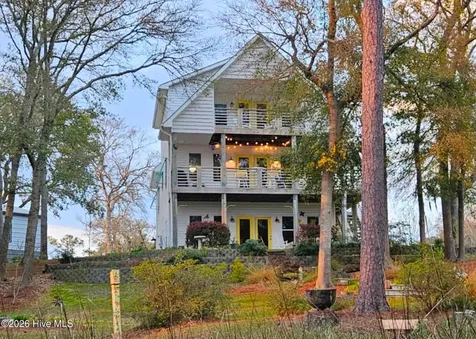 103 SE 27th Street Oak Island NC 28465