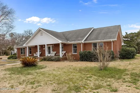 1601 River Bluff Road Morehead City NC 28557