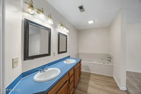 123 W Victoria Court Greenville NC 27834