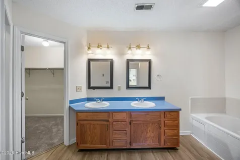 123 W Victoria Court Greenville NC 27834