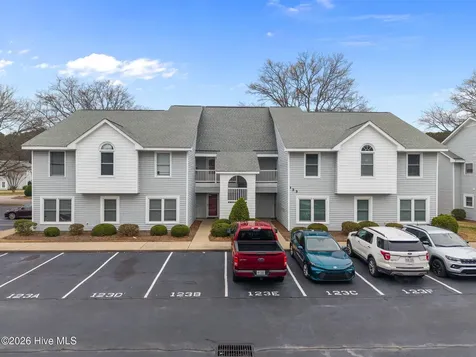 123 W Victoria Court Greenville NC 27834