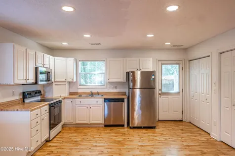 133 /135 S Pine Street Aberdeen NC 28315