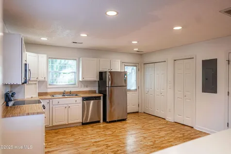 133 /135 S Pine Street Aberdeen NC 28315