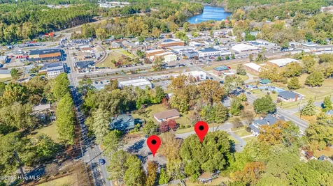 133 /135 S Pine Street Aberdeen NC 28315