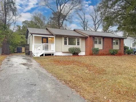 404 Decatur Road Jacksonville NC 28540