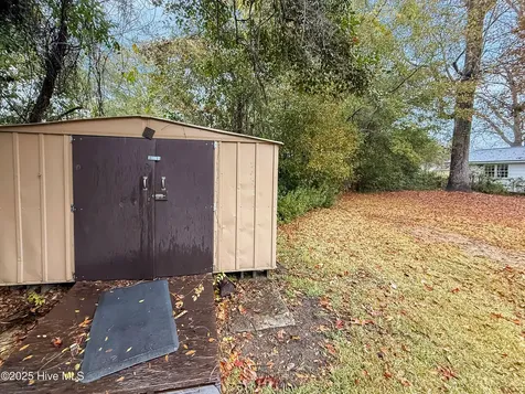 404 Decatur Road Jacksonville NC 28540