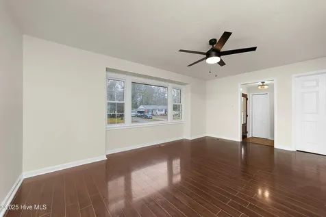 404 Decatur Road Jacksonville NC 28540