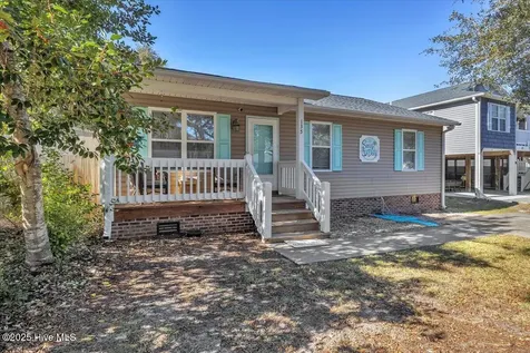 135 NE 36th Street Oak Island NC 28465