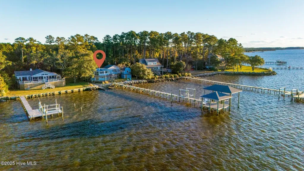 221 Creek Road Beaufort NC 28516